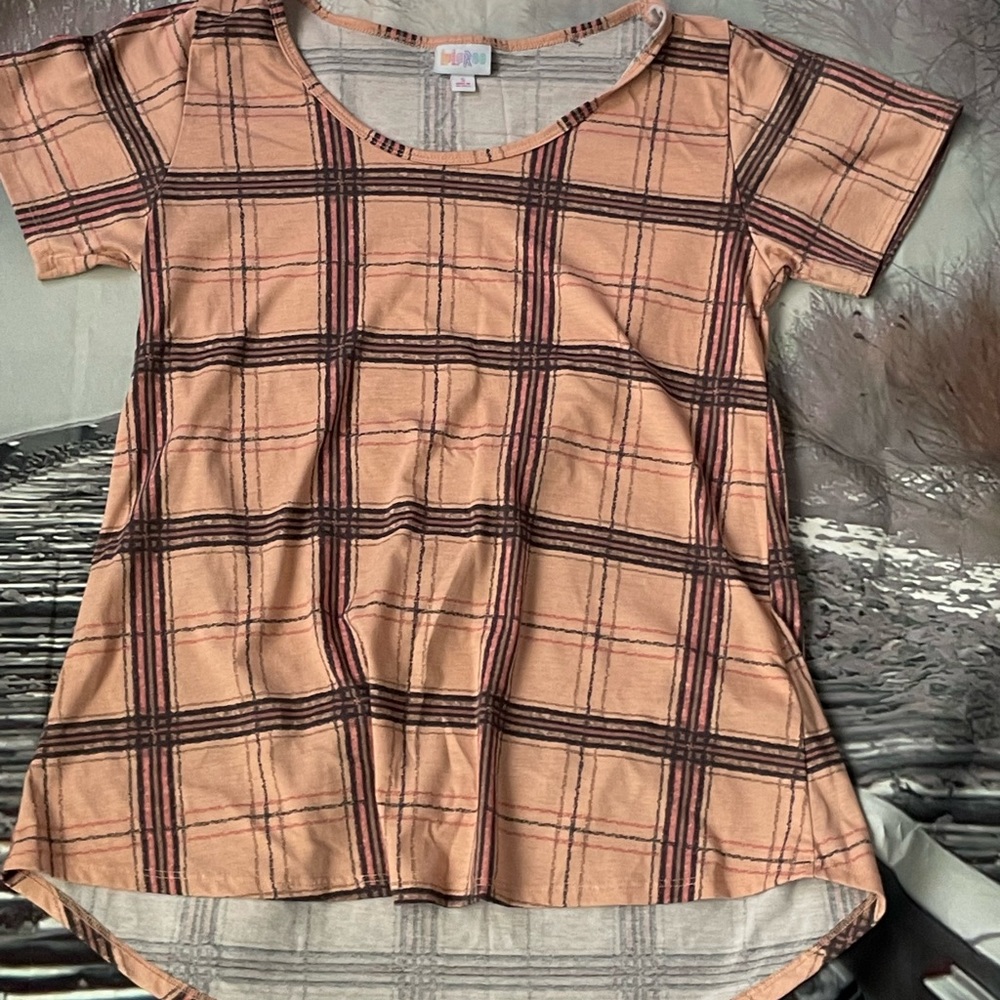 Lularoe classic tee with plaid print
